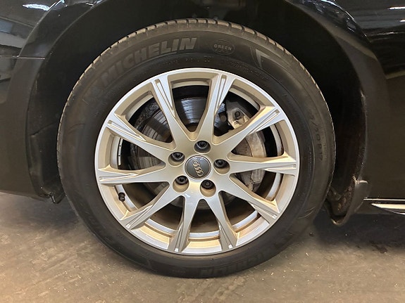 Audi A4 5 of 18