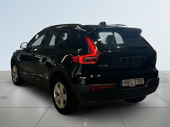 Volvo XC40 5 of 18