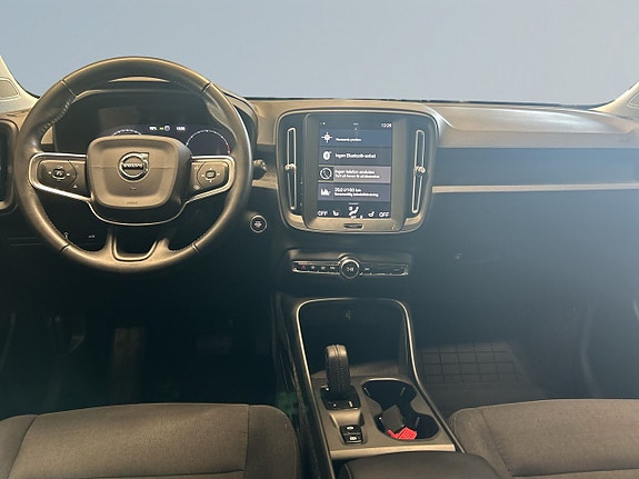 Volvo XC40 8 of 18