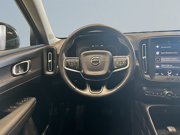 Volvo XC40 9 of 18
