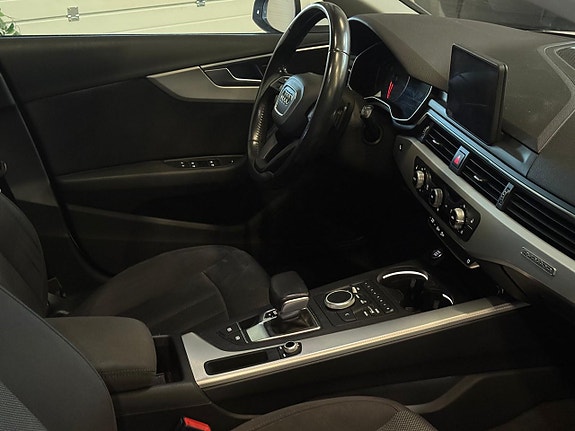 Audi A4 9 of 15
