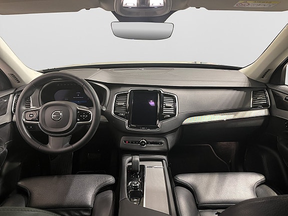 Volvo XC90 14 of 21