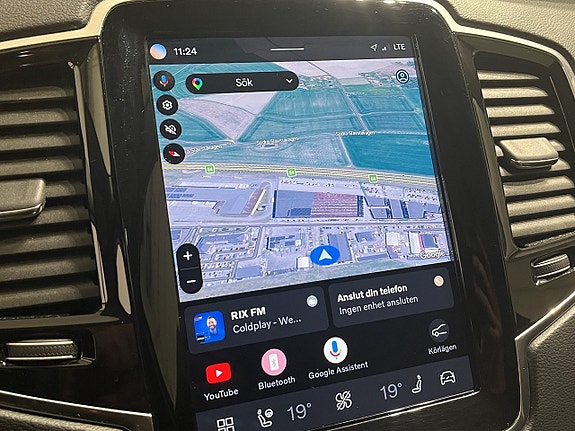 Volvo XC90 18 of 21