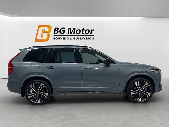 Volvo XC90 3 of 21