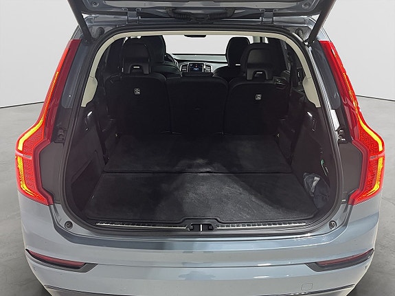 Volvo XC90 13 of 21