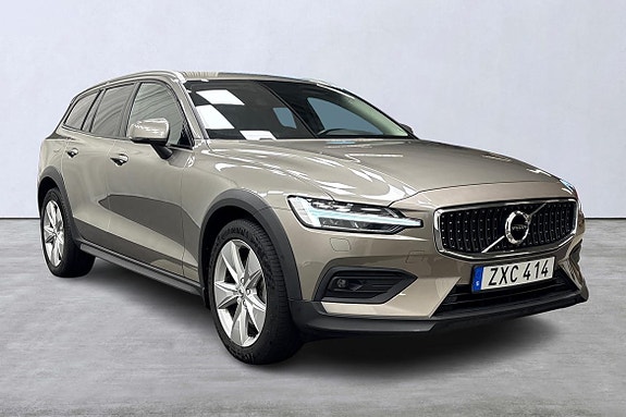 Volvo V60 Cross Country 6 of 14