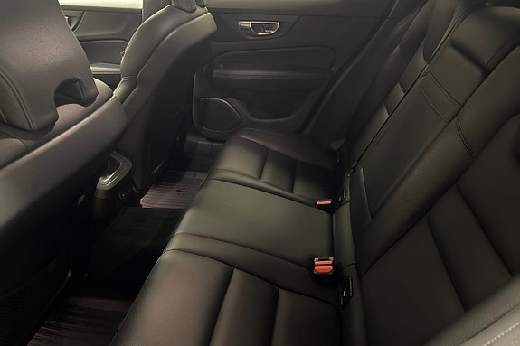 Volvo V60 Cross Country 12 of 14