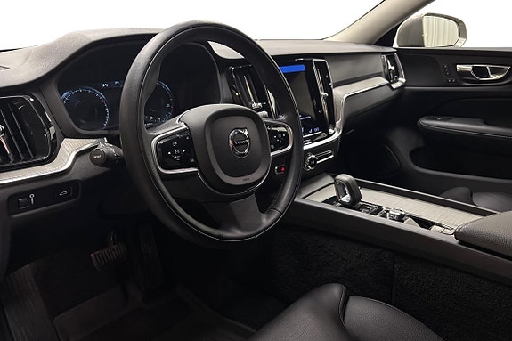 Volvo V60 Cross Country 8 of 14