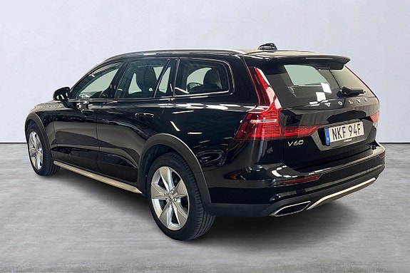 Volvo V60 Cross Country 4 of 18