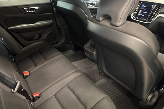 Volvo V60 Cross Country 11 of 18