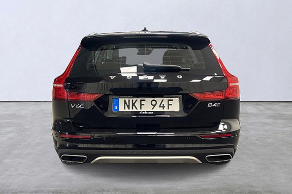 Volvo V60 Cross Country 5 of 18