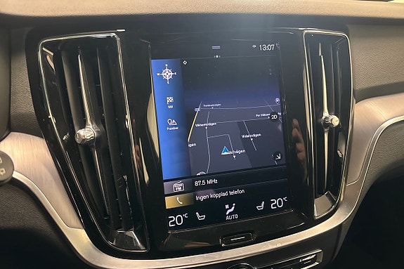 Volvo V60 Cross Country 15 of 18