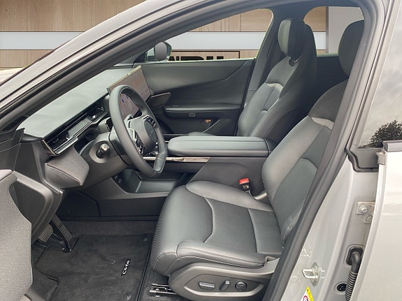 Mazda CX-6e 10 of 15