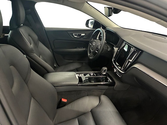 Volvo V60 5 of 15