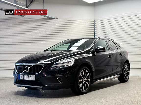 Volvo V40 Cross Country 3 of 23