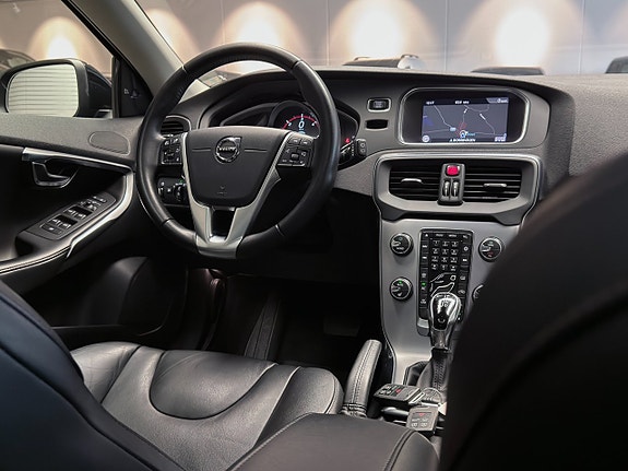 Volvo V40 Cross Country 20 of 23
