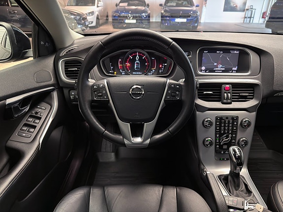 Volvo V40 Cross Country 10 of 23