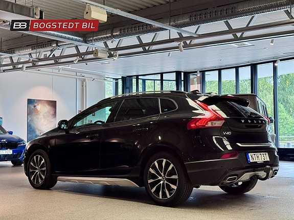 Volvo V40 Cross Country 5 of 23