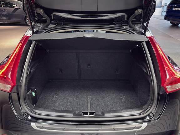 Volvo V40 Cross Country 23 of 23