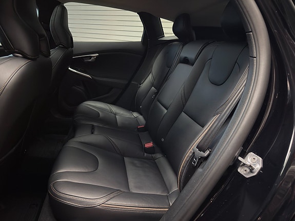 Volvo V40 Cross Country 22 of 23