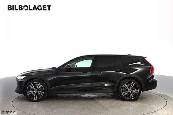 Volvo V60 Cross Country 2 of 21