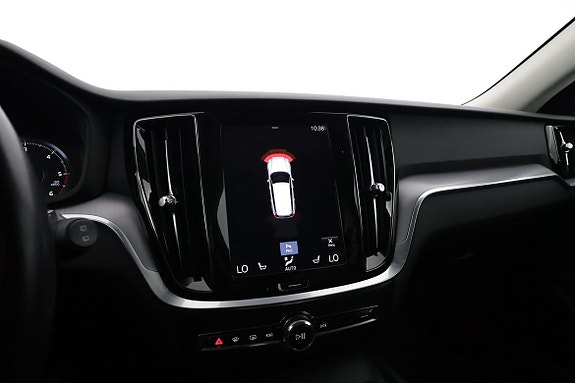 Volvo V60 Cross Country 13 of 21