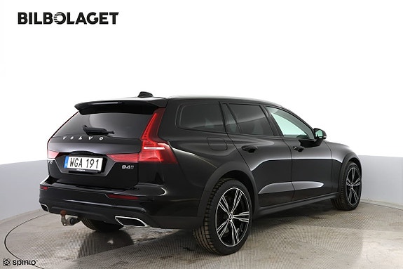 Volvo V60 Cross Country 4 of 21