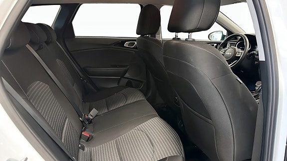 Kia Ceed 5 of 12