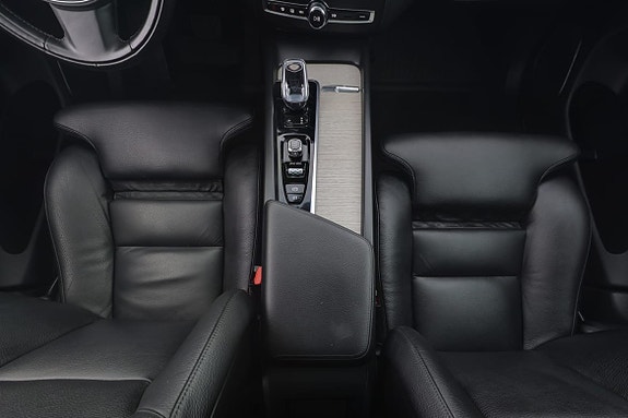 Volvo XC60 11 of 20