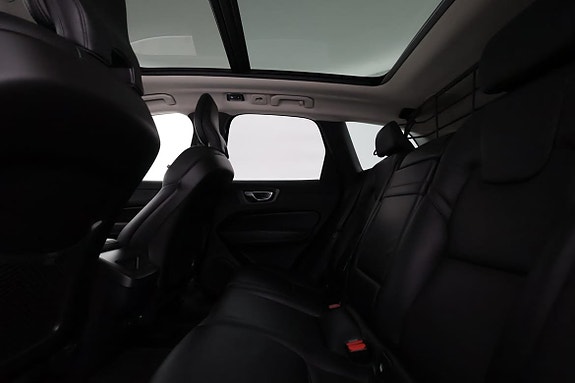 Volvo XC60 12 of 20