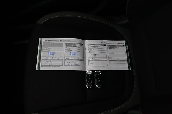 Hyundai Kona 14 of 16