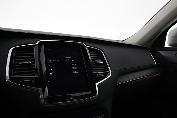 Volvo XC90 15 of 23