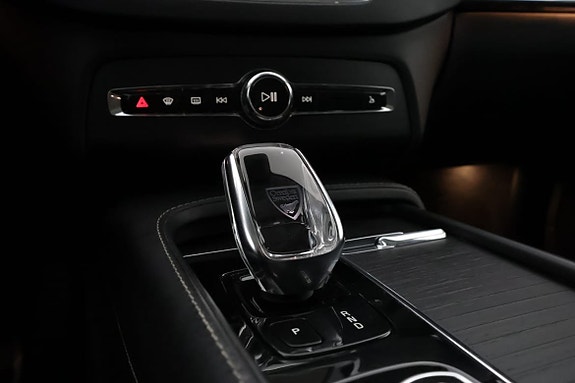 Volvo XC90 19 of 23