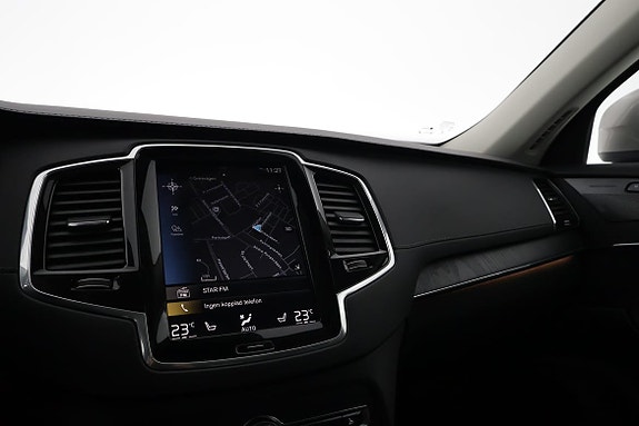 Volvo XC90 12 of 23