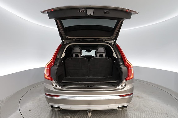 Volvo XC90 22 of 23