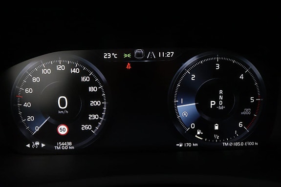 Volvo XC90 11 of 23