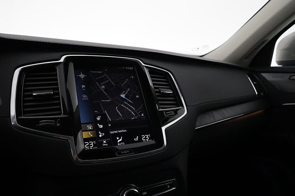 Volvo XC90 16 of 23