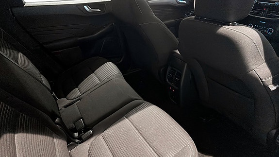 Ford Kuga 5 of 9
