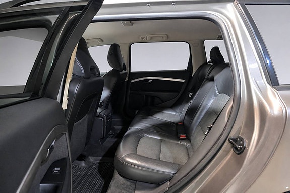 Volvo V70 26 of 27
