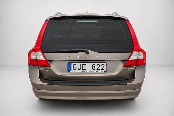 Volvo V70 8 of 27
