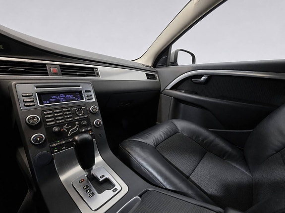 Volvo V70 25 of 27