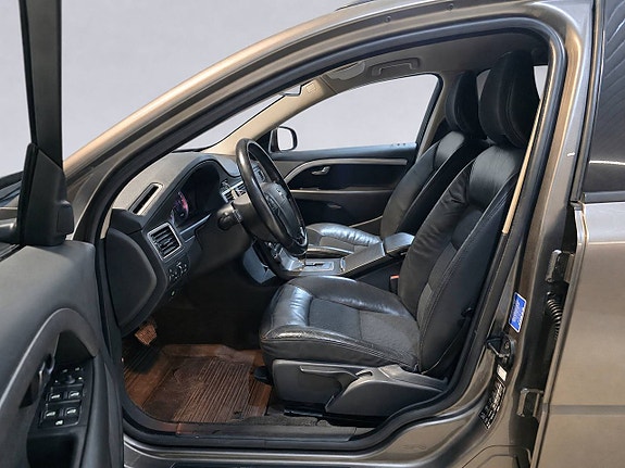 Volvo V70 13 of 27