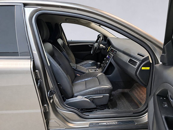 Volvo V70 14 of 27