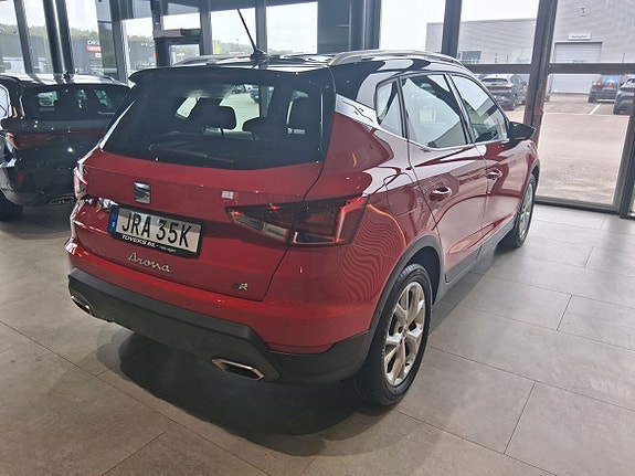 Seat Arona 4 of 12