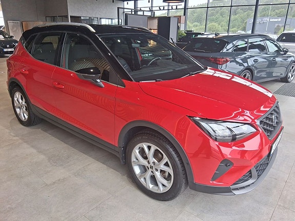 Seat Arona 3 of 12