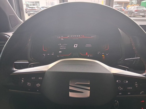 Seat Arona 8 of 12