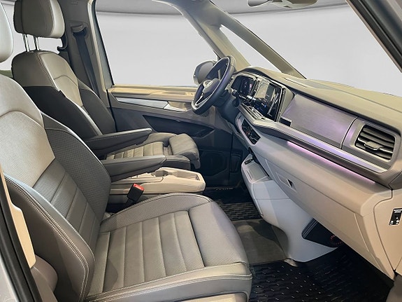 Volkswagen Multivan 15 of 22