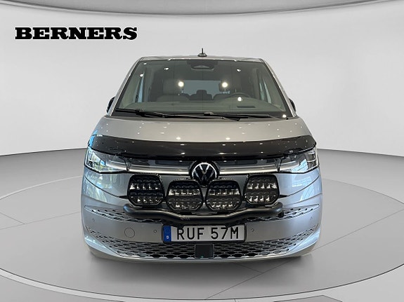 Volkswagen Multivan 8 of 22