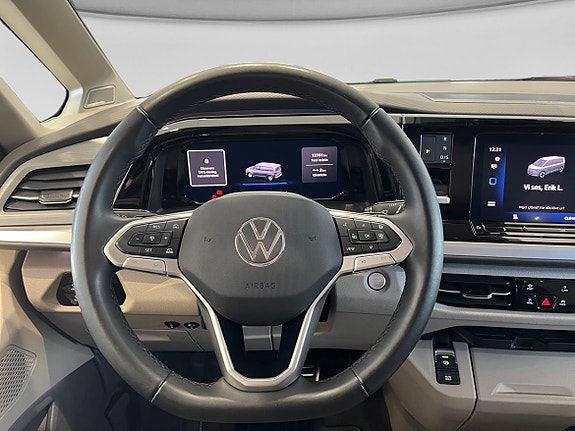 Volkswagen Multivan 12 of 22