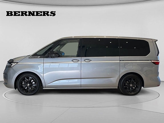 Volkswagen Multivan 2 of 22